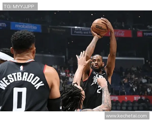 莱昂纳德轮休引发热议快船队因违规遭到联盟警告