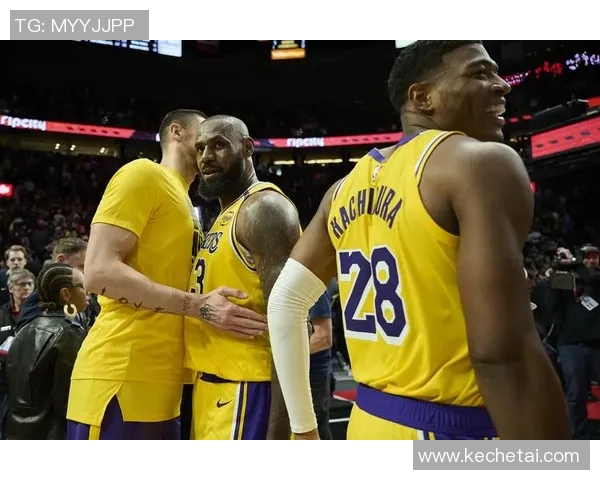 2012年湖人与勇士的经典对决回顾与精彩瞬间分析