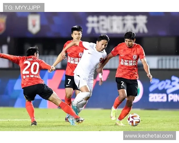 昆山足球俱乐部迎战长春亚泰全力争胜展现球队实力与拼搏精神 昆山足球俱乐部迎战长春亚泰全力争胜展现球队实力与拼搏精神