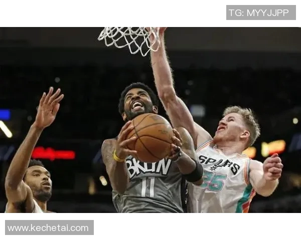 湖人队与热火队的精彩对决分析与赛后点评全景回顾