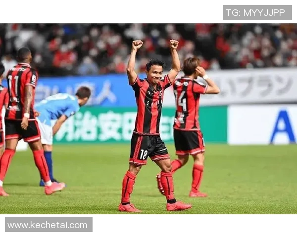 浦和红钻迎战太阳队展现激情对决的足球盛宴