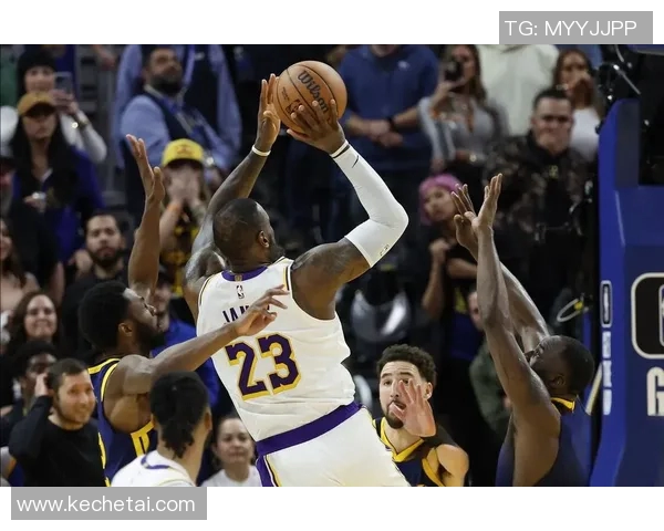 湖人对勇士178直播精彩对决全程回顾与分析尽在这里 湖人对勇士178直播精彩对决全程回顾与分析尽在这里