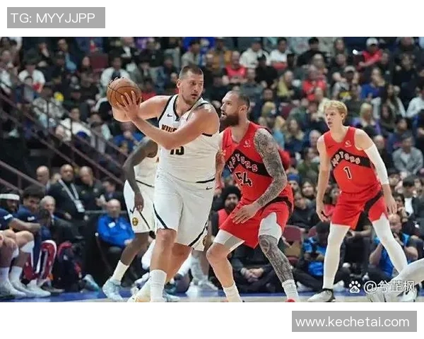 火箭与掘金在NBA夏季联赛中激战正酣年轻球员展现无限潜力