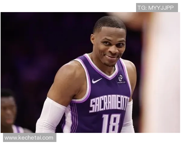 拉塞尔威斯布鲁克的篮球传奇与职业生涯的辉煌瞬间回顾