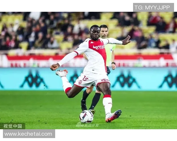 克莱蒙与布雷斯激战正酣谁能在法甲赛场上笑到最后