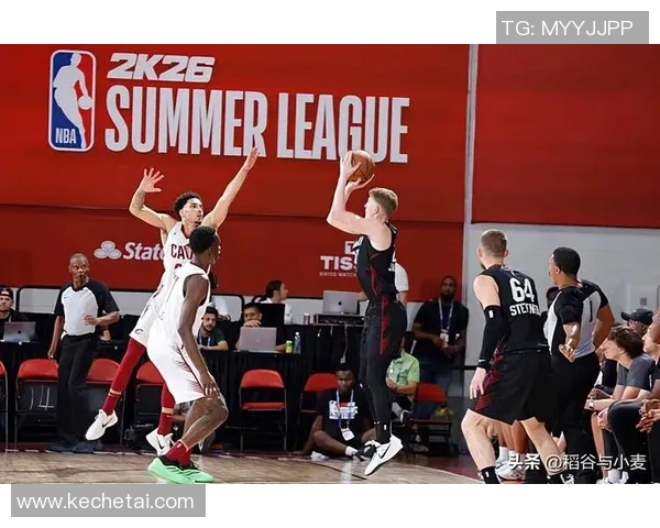 勇士与热火夏季联赛精彩对决展现年轻球员潜力与团队配合