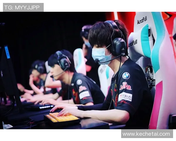 英雄联盟战术分析：深入探讨FPX战队的防守策略与执行力